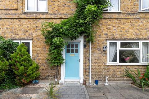 2 bedroom flat for sale, Temple Road, Richmond TW9