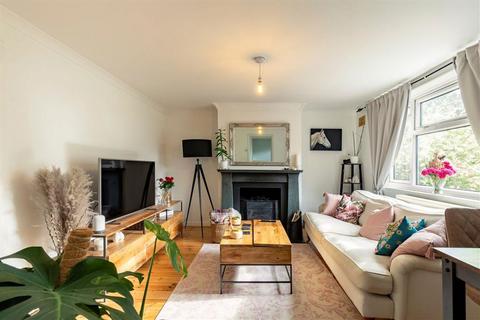 2 bedroom flat for sale, Temple Road, Richmond TW9