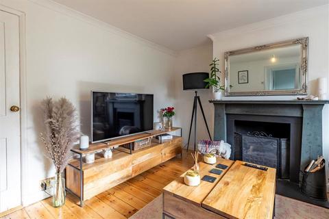 2 bedroom flat for sale, Temple Road, Richmond TW9