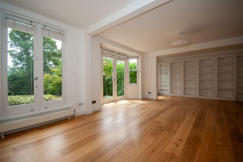 3 bedroom detached house to rent, Vicarage Hill, Benfleet