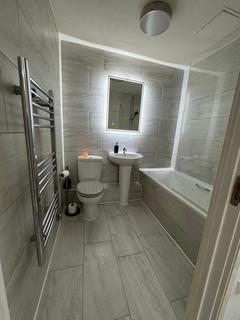 2 bedroom flat for sale, Boulevard Drive, Allard House, NW9