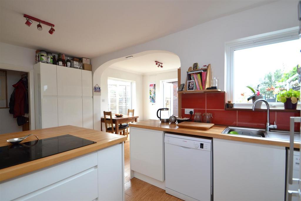 Kitchen b.JPG