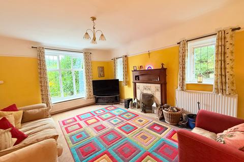 4 bedroom detached house for sale, Thorne Park Road, Torquay, TQ2