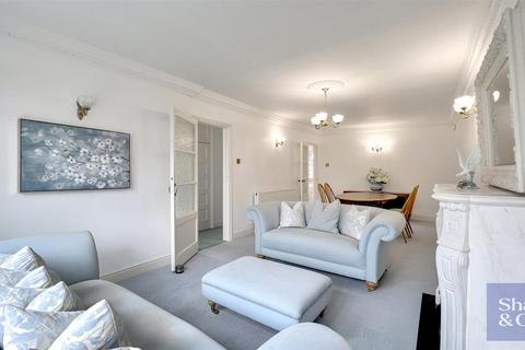 undefined, Woodlawn Crescent, Twickenham TW2