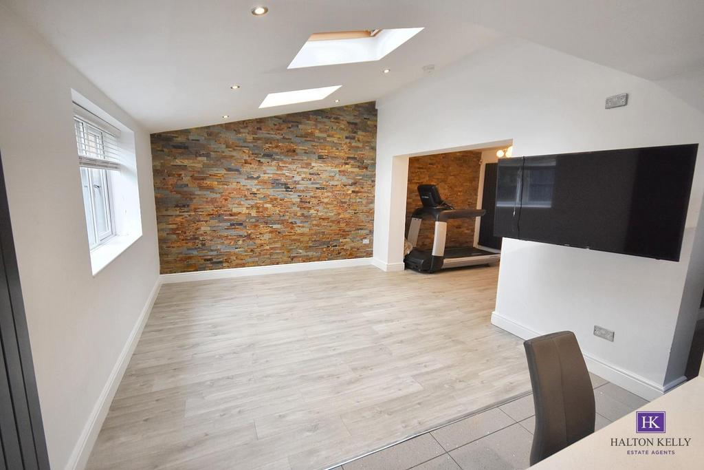 Open plan kitchen/living space