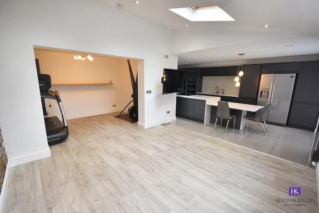 Open plan kitchen/living space