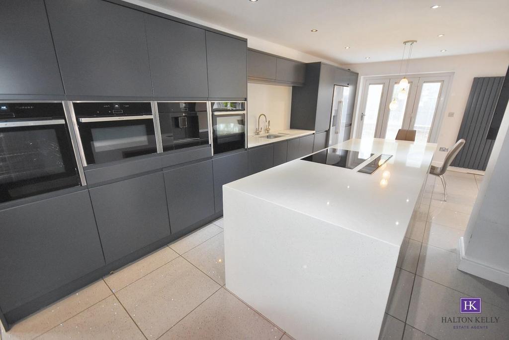 Kitchen alternate angle