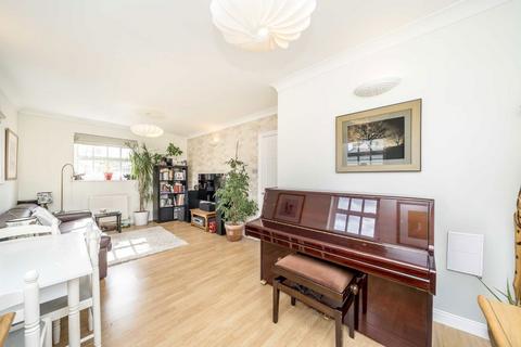 2 bedroom flat for sale, Peckham Rye, London SE15