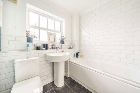 2 bedroom flat for sale, Peckham Rye, London SE15