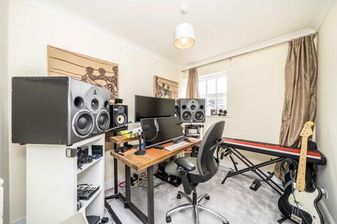 2 bedroom flat for sale, Peckham Rye, London SE15
