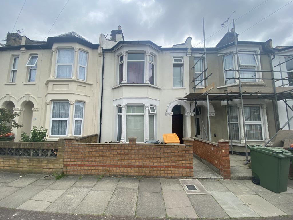 6 bed terraced house for sale Caistor Park Road,
