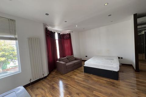 6 bedroom terraced house for sale, Caistor Park Rd, London, E15