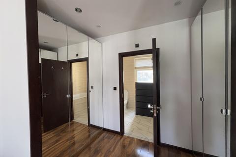 6 bedroom terraced house for sale, Caistor Park Rd, London, E15