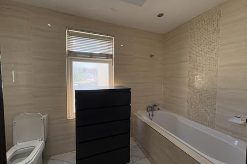6 bedroom terraced house for sale, Caistor Park Rd, London, E15
