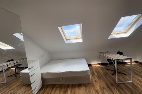 6 bedroom terraced house for sale, Caistor Park Rd, London, E15