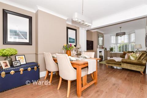 2 bedroom end of terrace house for sale, Holborough Road, Snodland ME6