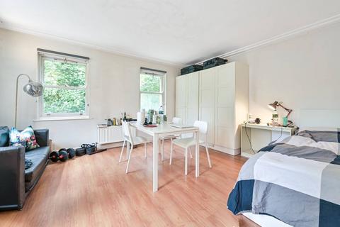 Finchley Road, Hampstead, London, NW3