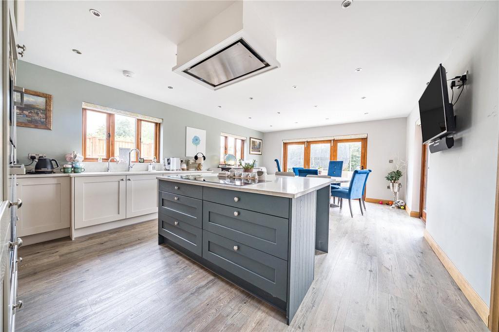 Kitchen / Dining