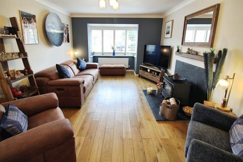 4 bedroom detached house for sale, Dunniwood Drive, West Yorkshire WF10