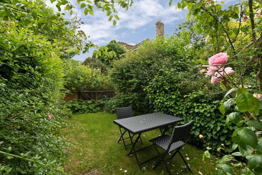 11 Bertram Cottages-