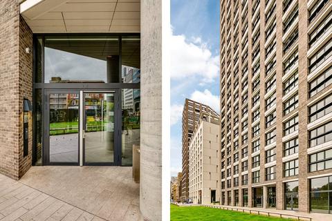 undefined, New Drum Street, London, E1