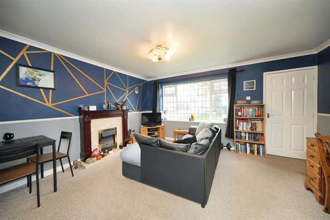 17 Swinford Leys, Wombourne, Wolverhampton, WV5 8HT