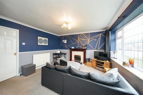 17 Swinford Leys, Wombourne, Wolverhampton, WV5 8HT