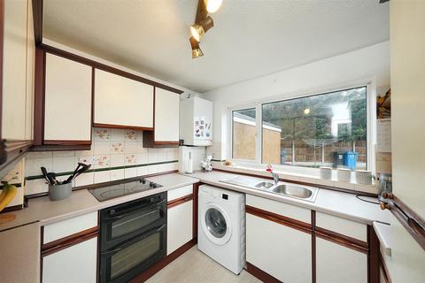 17 Swinford Leys, Wombourne, Wolverhampton, WV5 8HT