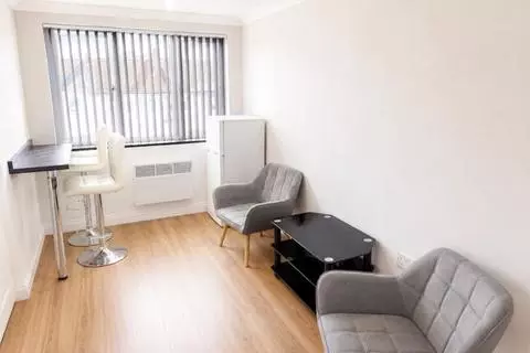 Studio to rent - Поглед 2