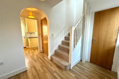 3 bedroom semi-detached house to rent, Russell Walk, Exeter