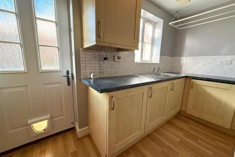 3 bedroom semi-detached house to rent, Russell Walk, Exeter