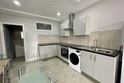 2 bedroom apartment to rent, Heaton Road, Newcastle Upon Tyne