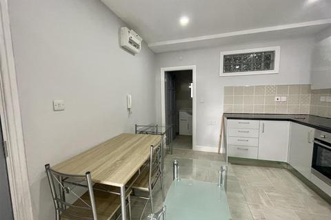 2 bedroom apartment to rent, Heaton Road, Newcastle Upon Tyne