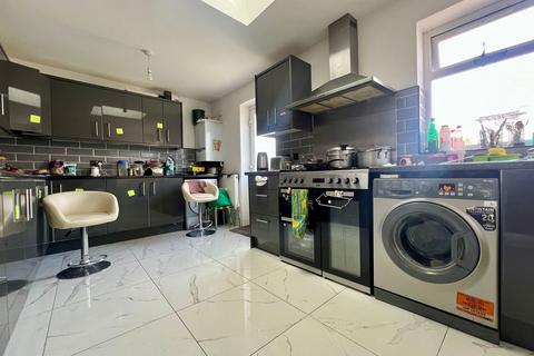 undefined, Brunel Road, Luton, Bedfordshire