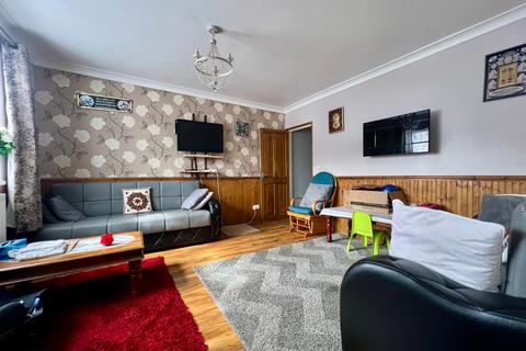 undefined, Brunel Road, Luton, Bedfordshire