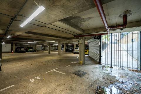 undefined, Tooley Street, Shad Thames, London, SE1