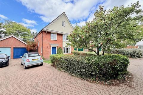 4 bedroom detached house for sale, Crofton Grove, London