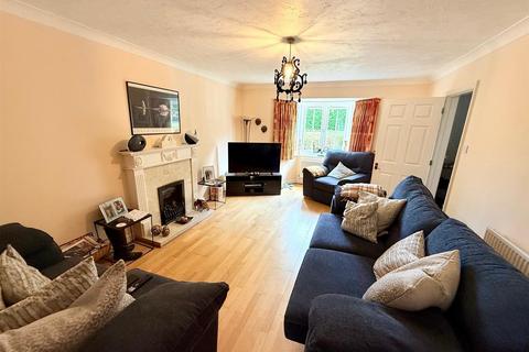 4 bedroom detached house for sale, Crofton Grove, London