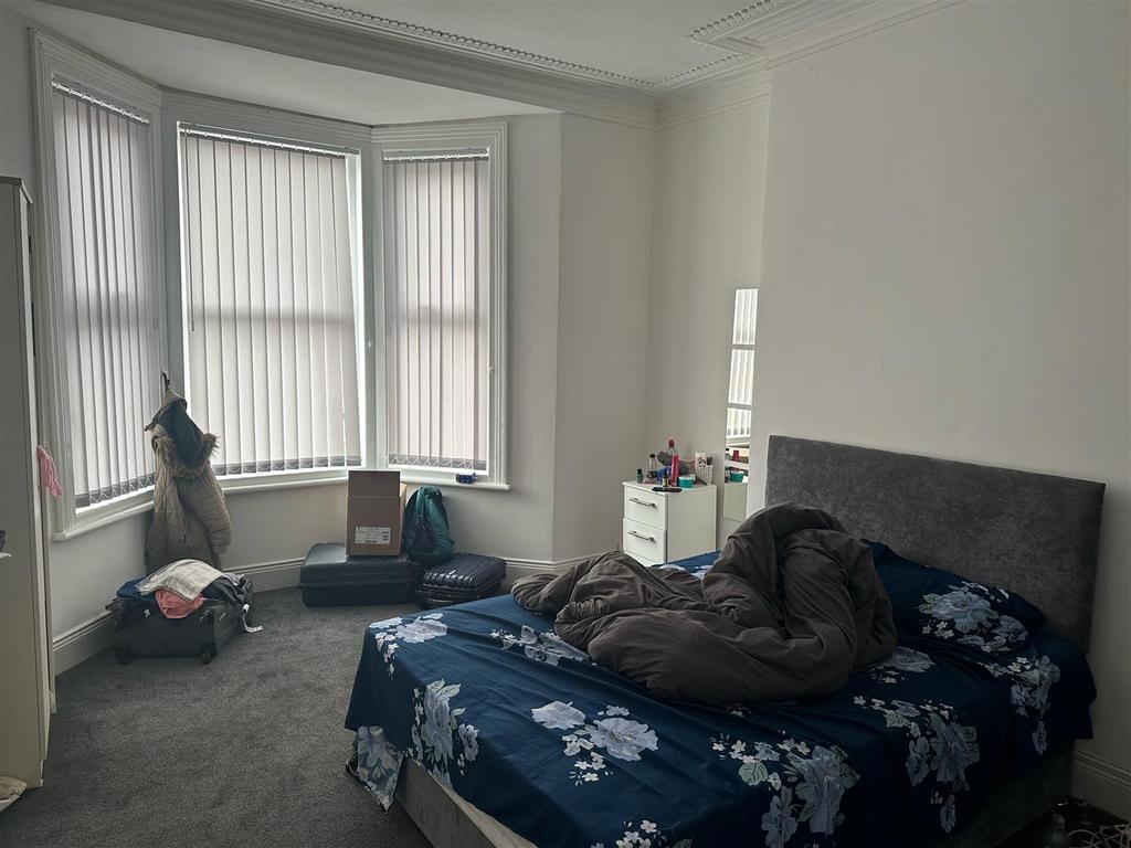 136 simonside.jpg