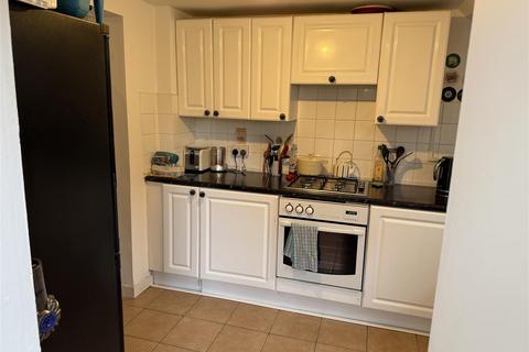 2 bedroom flat to rent, Eighth Avenue, Heaton, NE6