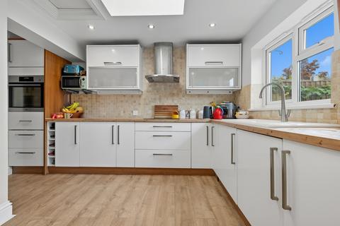 3 bedroom terraced house for sale, Trinity Road, Billericay, CM11