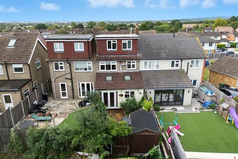 3 bedroom terraced house for sale, Trinity Road, Billericay, CM11