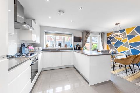 3 Pippin Walk, Wombourne, Wolverhampton, WV5 0NS