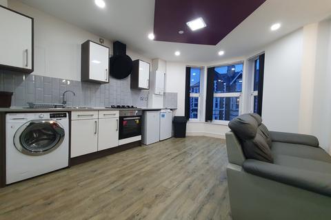 undefined, F3, Claude Road, Cardiff, CF24
