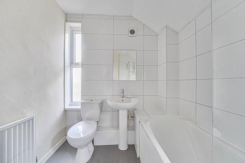 3 bedroom flat for sale, Trewsbury Road, London, SE26