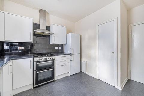 3 bedroom flat for sale, Trewsbury Road, London, SE26
