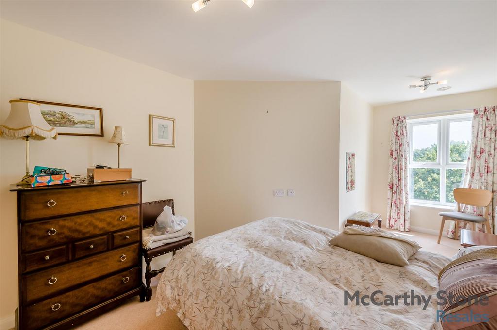 8660407-interior04.jpg