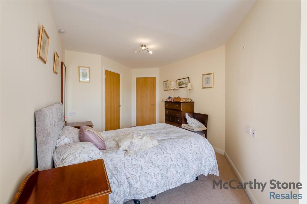 8660407-interior02.jpg