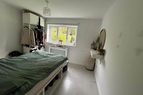 undefined, at Lowden Road, Southall, Middlesex UB1
