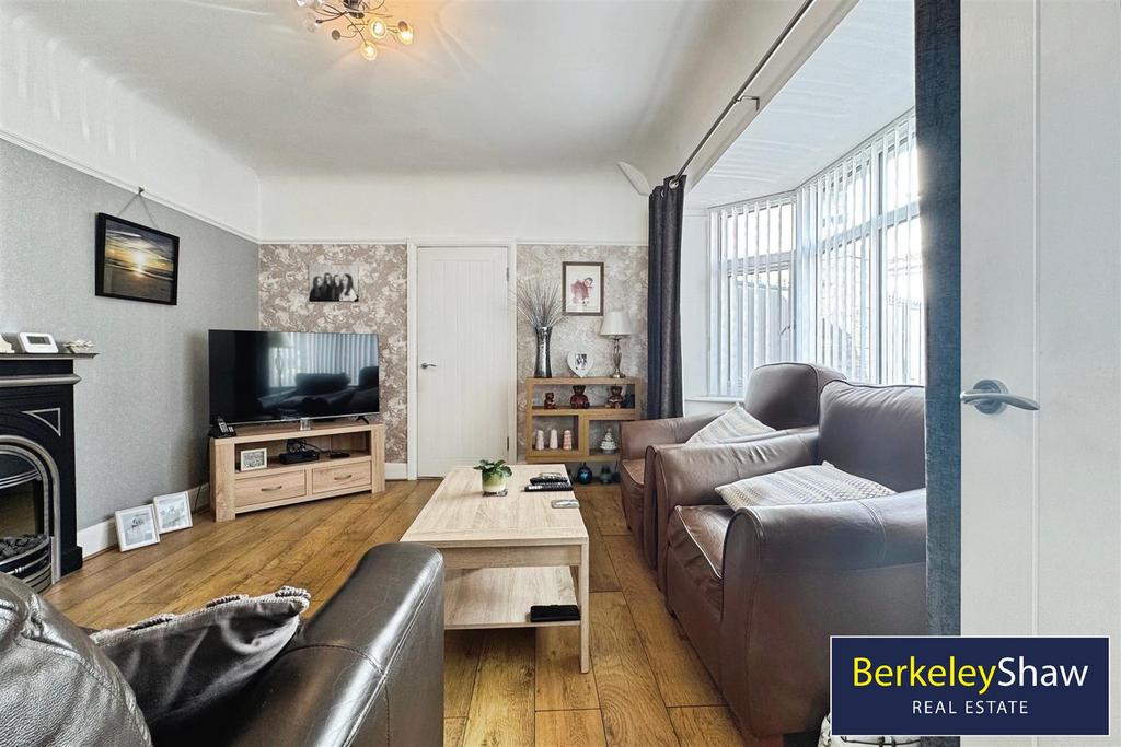 Living room (2)